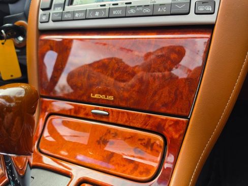 Used 2004 Lexus SC 430 Convertible w/ Preferred Accessory Pkg RWD image 19