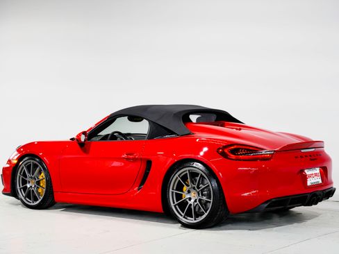 Used 2016 Porsche Boxster Spyder image 8