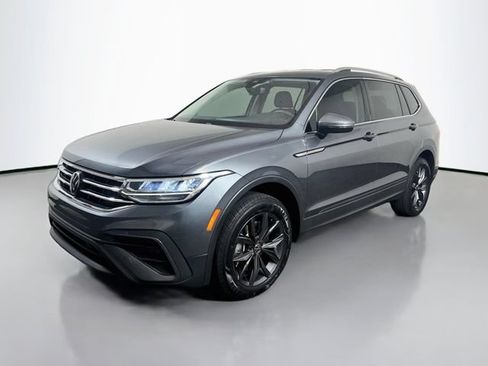 Used 2023 Volkswagen Tiguan SE FWD image 5