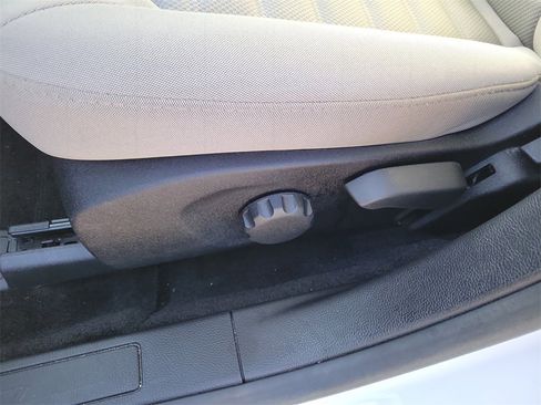 Used 2018 Ford Fusion S image 14