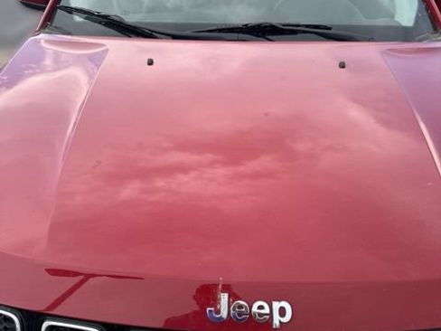 Used 2017 Jeep Compass Latitude w/ Popular Equipment Group AWD/4WD image 37