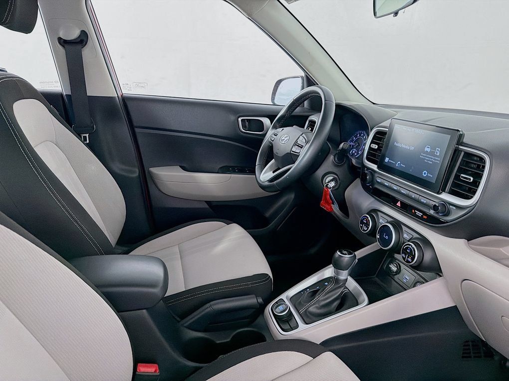 Used 2021 Hyundai Venue SEL FWD image 32