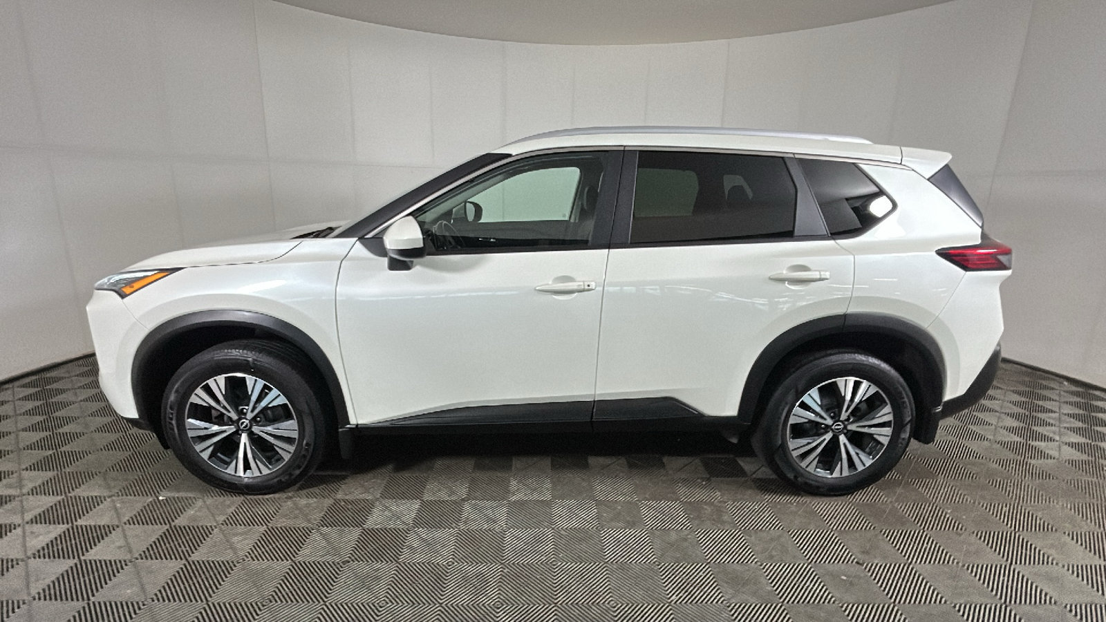Used 2023 Nissan Rogue SV w/ SV Premium B Package AWD/4WD image 7
