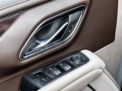 Used 2024 Chevrolet Tahoe LT image 12