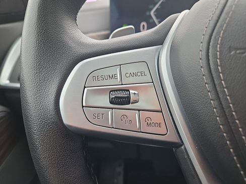 Used 2024 BMW X7 xDrive40i image 23