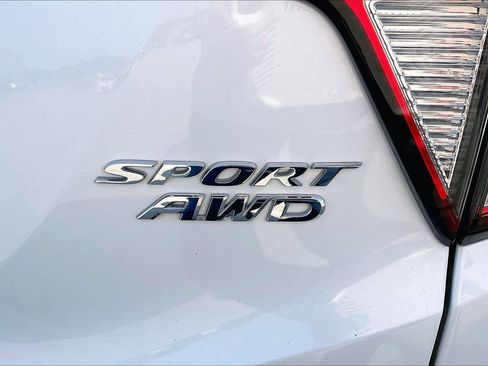 Used 2019 Honda HR-V Sport image 9
