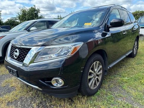 Used 2016 Nissan Pathfinder SV AWD/4WD image 1