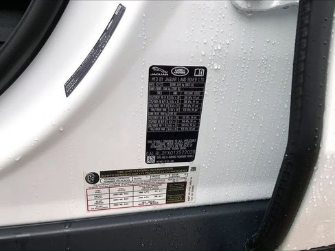 New 2026 Land Rover Discovery Dynamic SE image 11