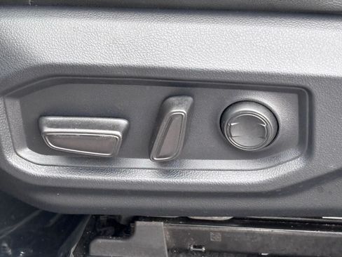Used 2023 Toyota Tundra SR5 w/ SR5 Premium Package AWD/4WD image 19