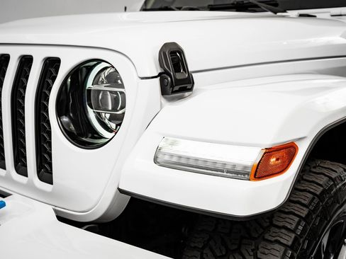 Used 2021 Jeep Wrangler Unlimited Sahara image 16