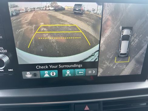 Used 2023 Honda Pilot Elite image 25