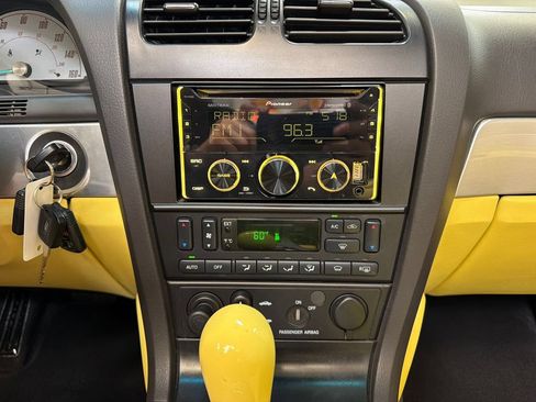 Used 2002 Ford Thunderbird RWD image 24