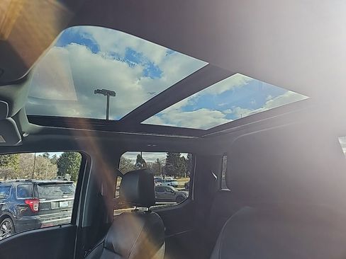 Used 2022 Ford F150 Lariat image 10