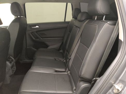 Used 2020 Volkswagen Tiguan SE w/ 3rd Row Seat Package image 18