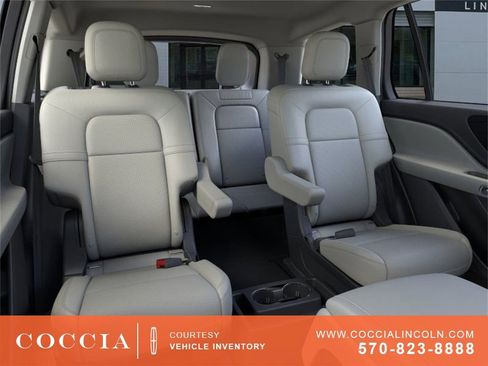 New 2026 Lincoln Aviator AWD image 11