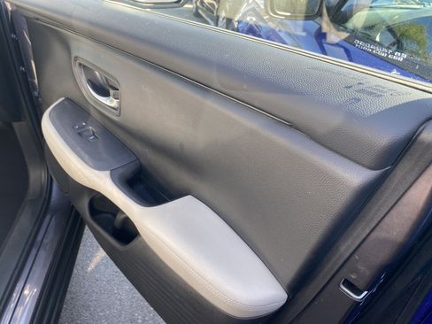 Used 2024 Honda HR-V LX image 14