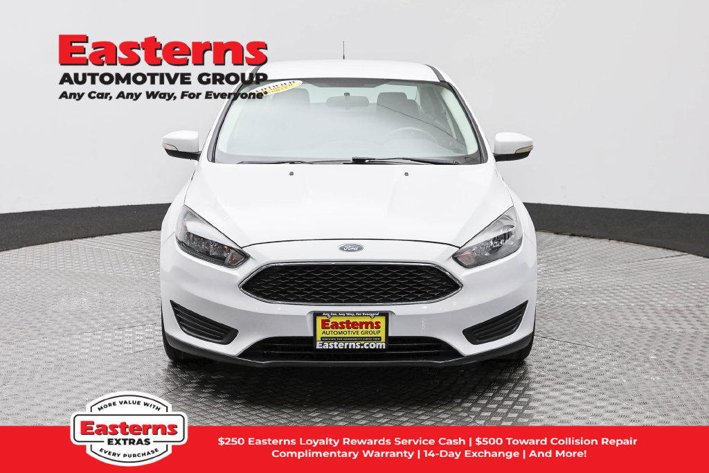 Used 2018 Ford Focus SE w/ Cold Weather Package FWD image 3