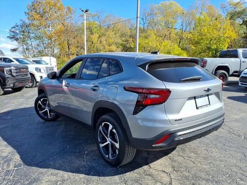 Used 2025 Chevrolet Trax RS w/ Driver Confidence Package image 10