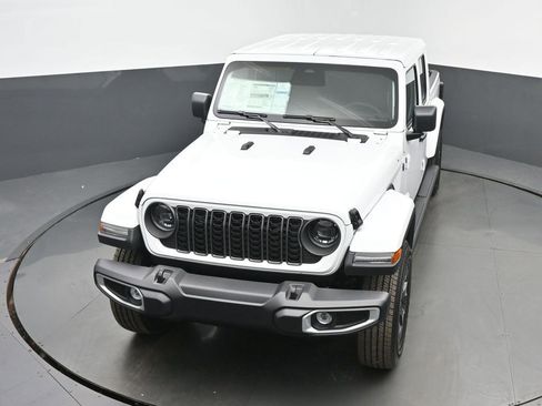 New 2026 Jeep Gladiator Sport AWD/4WD image 38