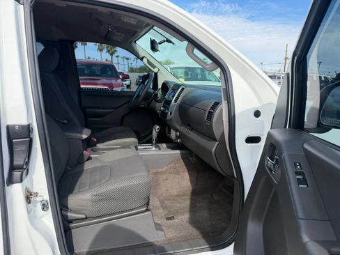Used 2015 Nissan Frontier Desert Runner RWD image 26