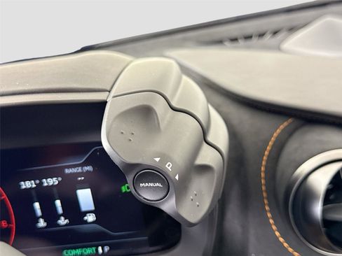 Used 2024 McLaren 750S Spider image 21