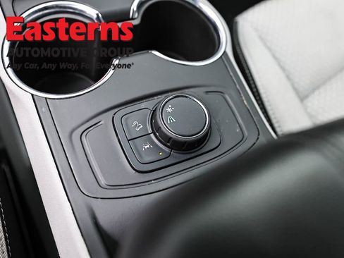 Used 2024 GMC Terrain SLE image 22