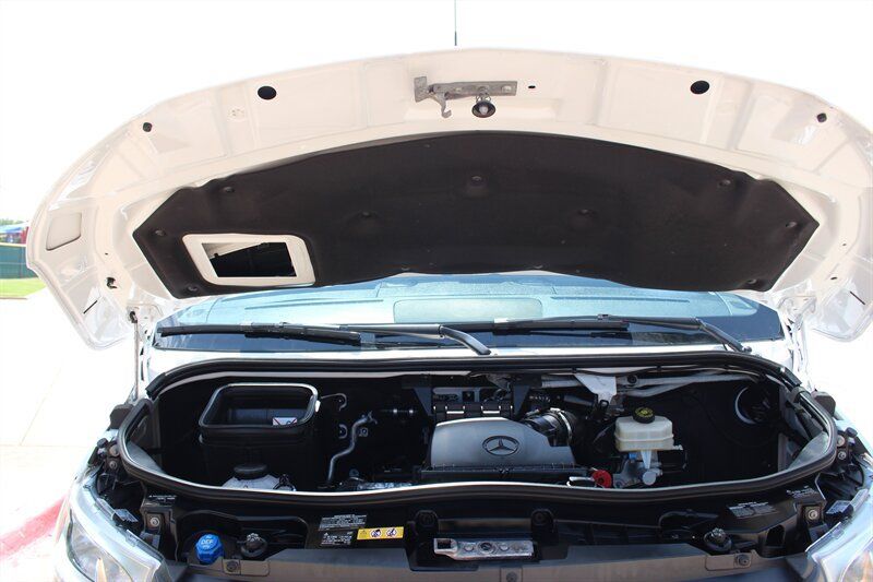 Used 2024 Mercedes-Benz Sprinter 2500 image 36