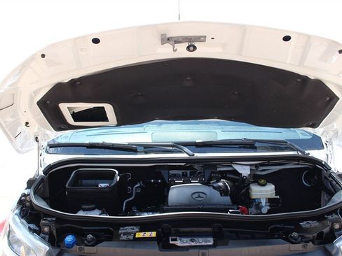 Used 2024 Mercedes-Benz Sprinter 2500 image 36