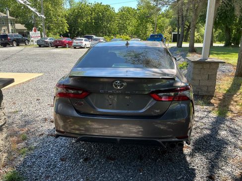 Used 2021 Toyota Camry SE FWD image 6