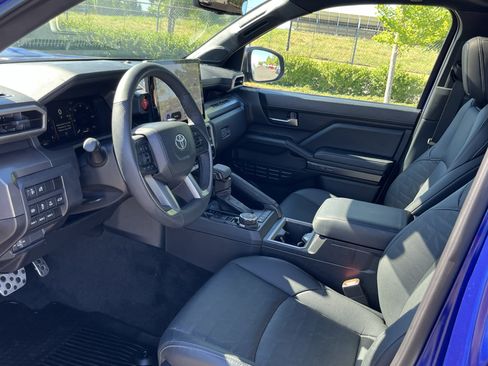 Used 2025 Toyota Tacoma TRD Sport w/ TRD Sport Premium Package AWD/4WD image 11