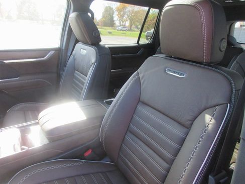 New 2026 GMC Acadia Denali Ultimate FWD image 13