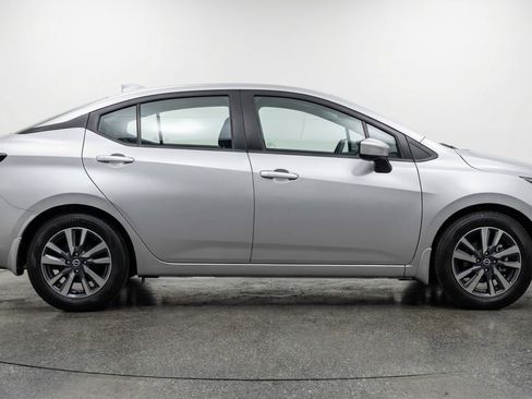 Used 2025 Nissan Versa SV image 11