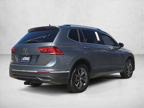 Used 2022 Volkswagen Tiguan SE AWD/4WD image 5
