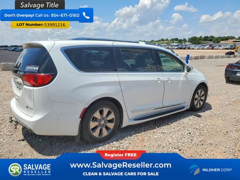 Used 2017 Chrysler Pacifica Platinum FWD image 4
