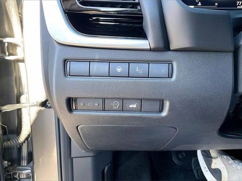 Certified 2025 Nissan Rogue SL w/ SL Premium Package image 30