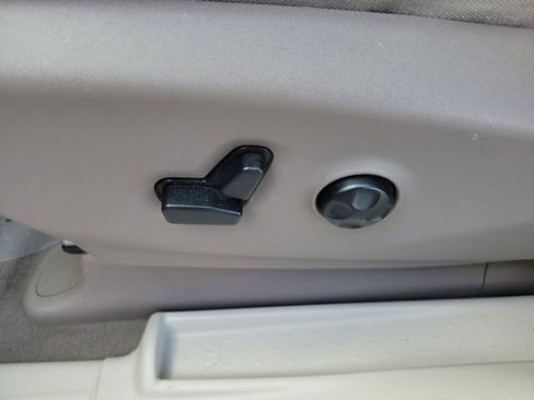 Used 2017 Chrysler Pacifica Touring Plus FWD image 18