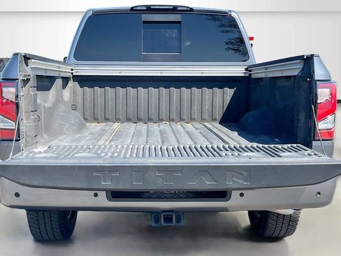 Used 2020 Nissan Titan SL w/ Moonroof Package RWD image 28