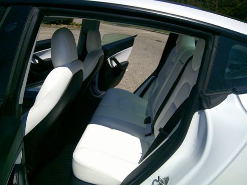 Used 2021 Tesla Model 3 Long Range image 36