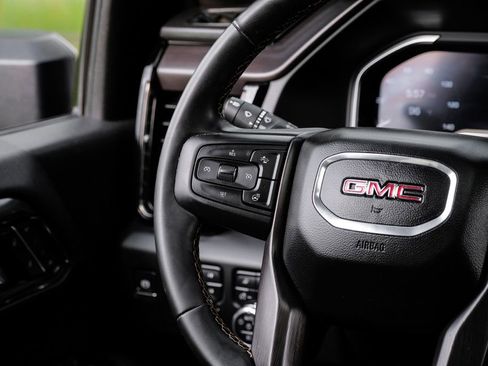 Used 2024 GMC Sierra 2500 AT4 w/ AT4 Premium Plus Package AWD/4WD image 21