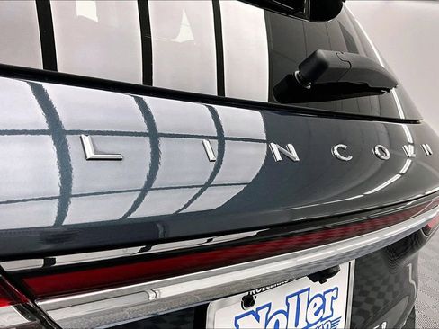 Used 2022 Lincoln Corsair Reserve w/ Equipment Group 201A image 8