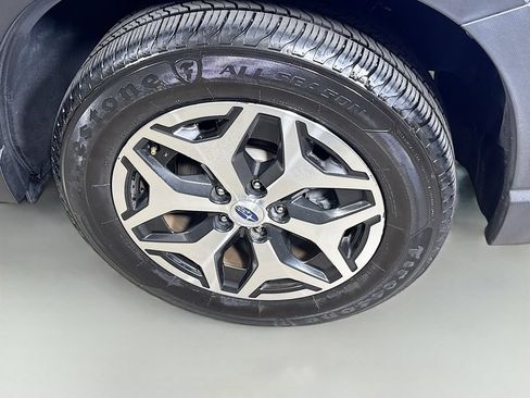 Used 2023 Subaru Forester Premium AWD/4WD image 9