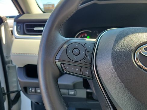 Used 2025 Toyota RAV4 XLE Premium image 22