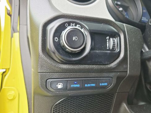 Certified 2024 Jeep Wrangler Unlimited w/ Convenience Group AWD/4WD image 35