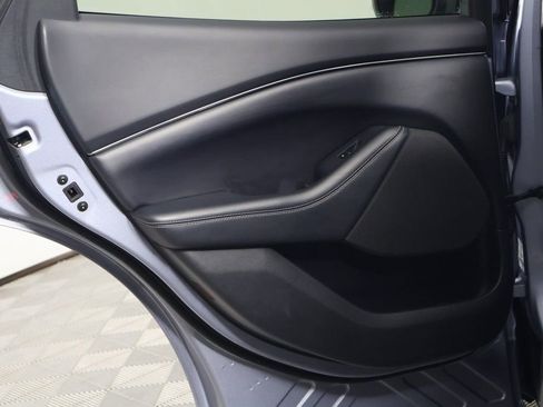 Used 2022 Ford Mustang Mach-E Select image 13