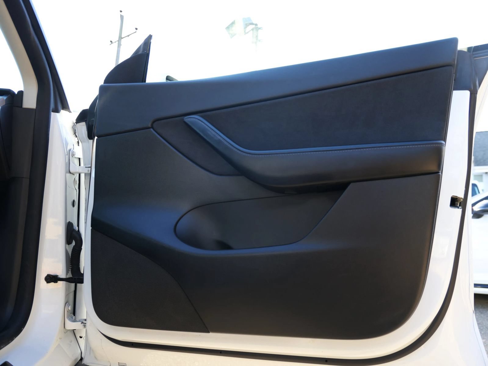 Used 2021 Tesla Model Y Long Range AWD/4WD image 25