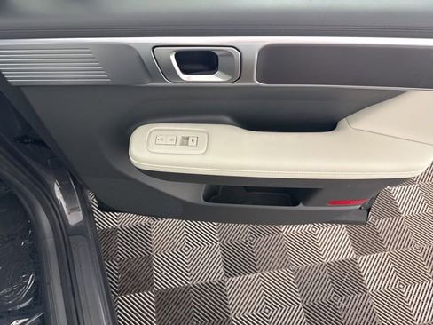 Used 2025 Hyundai Santa Fe SEL FWD image 24