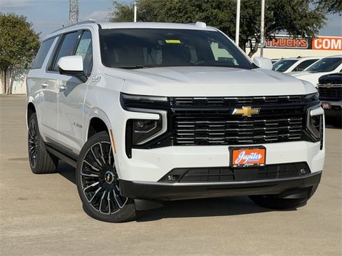 New 2026 Chevrolet Suburban High Country image 2
