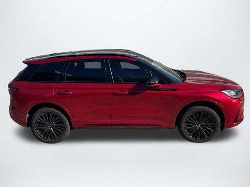 Used 2025 Lincoln Corsair AWD w/ Equipment Group 101A image 4