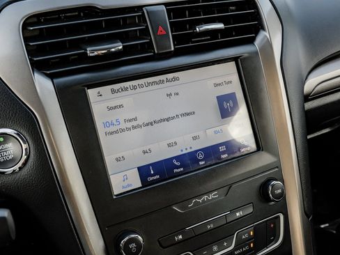Used 2019 Ford Fusion SE FWD image 30