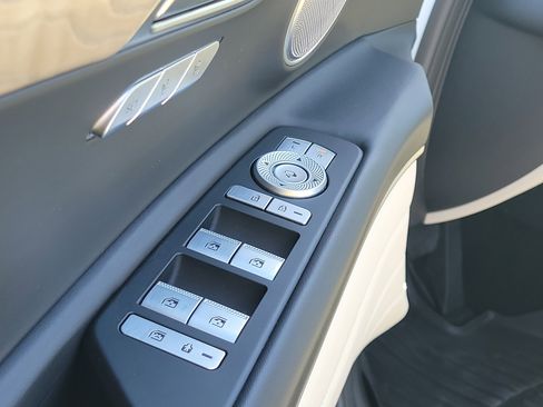 Used 2022 Genesis GV80 2.5T w/ Prestige Package 04 image 22